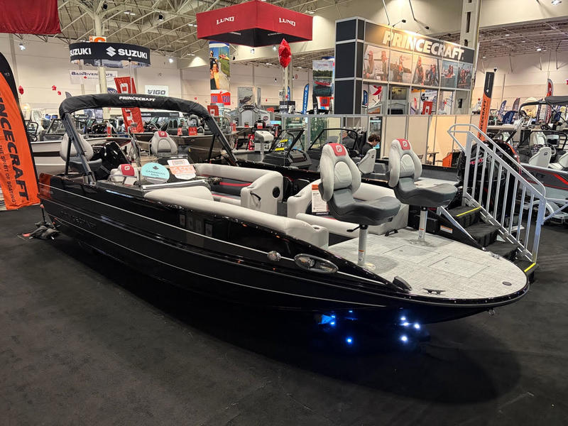 2026 Princecraft Ventura 224 SE (Black and Grey)